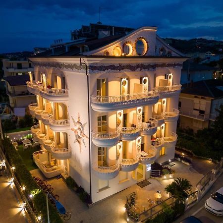 אלבה אדריאטיקה Residence Anchisemare מראה חיצוני תמונה